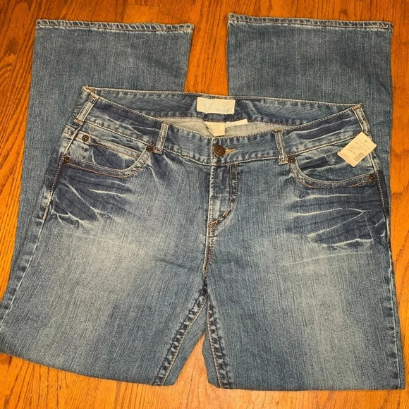 Maurices Kaylee Flare Jeans Size 13/14 - Picture 4 of 4
